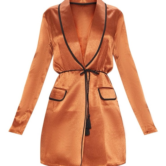 Pretty Little Thing Blazer Dress - Picture 2 of 4